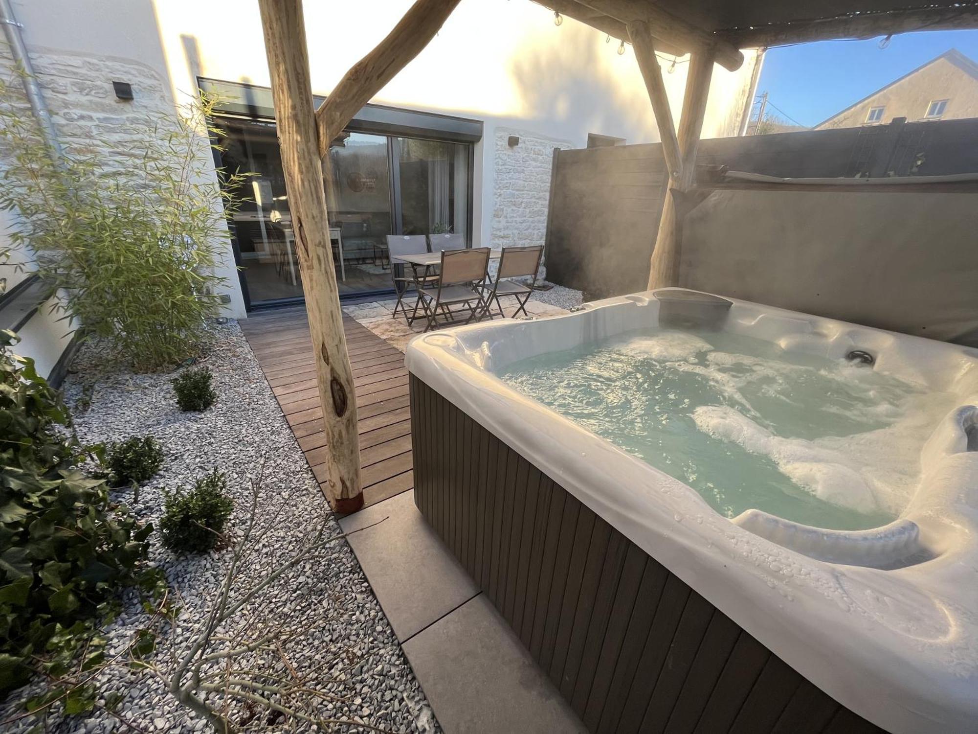 Sejour Detente - Appart'Hotel N 1 Avec Jaccuzi, Piscine Et Petit-Dejeuner Chouzelot Zewnętrze zdjęcie