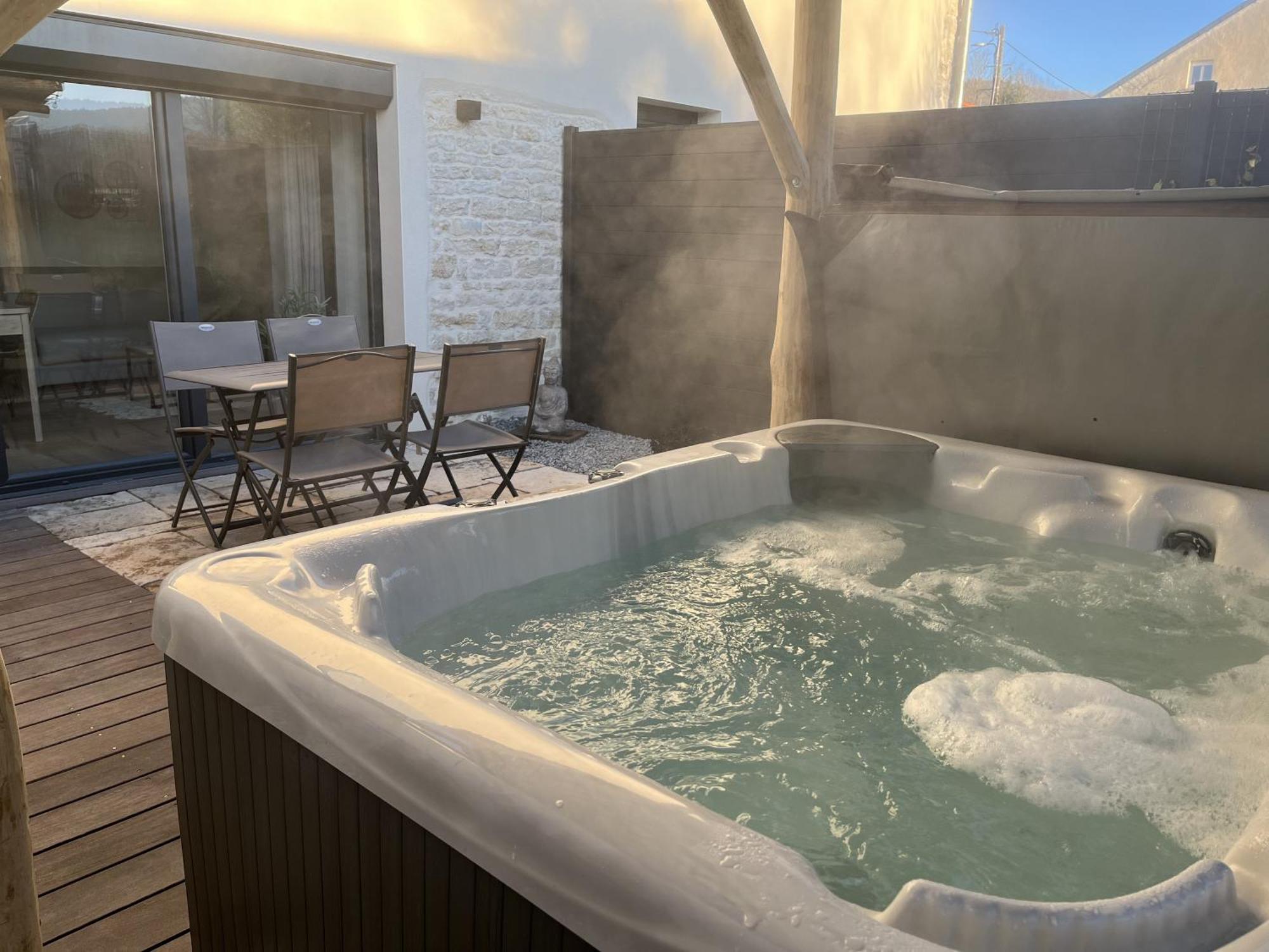 Sejour Detente - Appart'Hotel N 1 Avec Jaccuzi, Piscine Et Petit-Dejeuner Chouzelot Zewnętrze zdjęcie