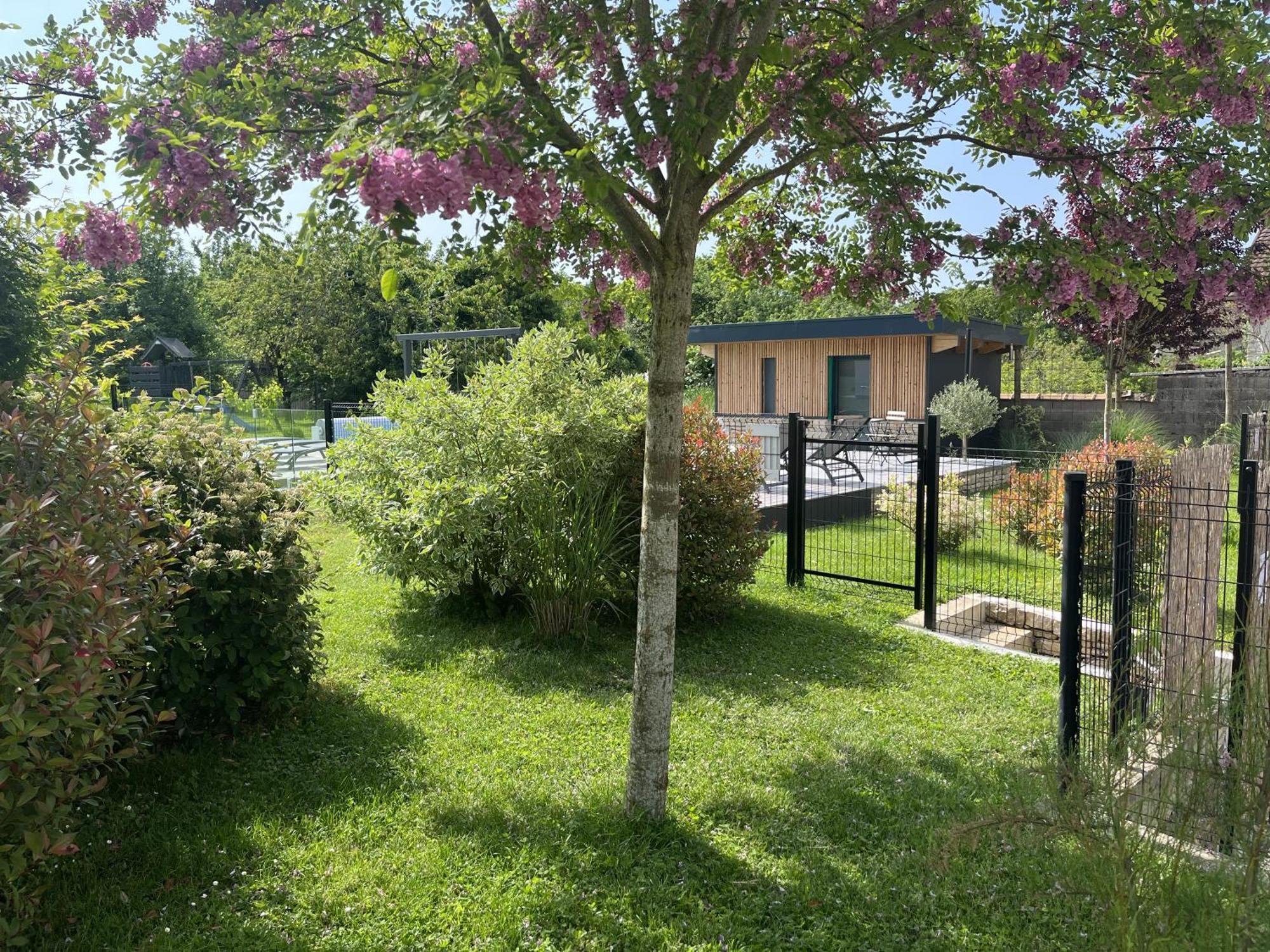 Sejour Detente - Appart'Hotel N 1 Avec Jaccuzi, Piscine Et Petit-Dejeuner Chouzelot Zewnętrze zdjęcie