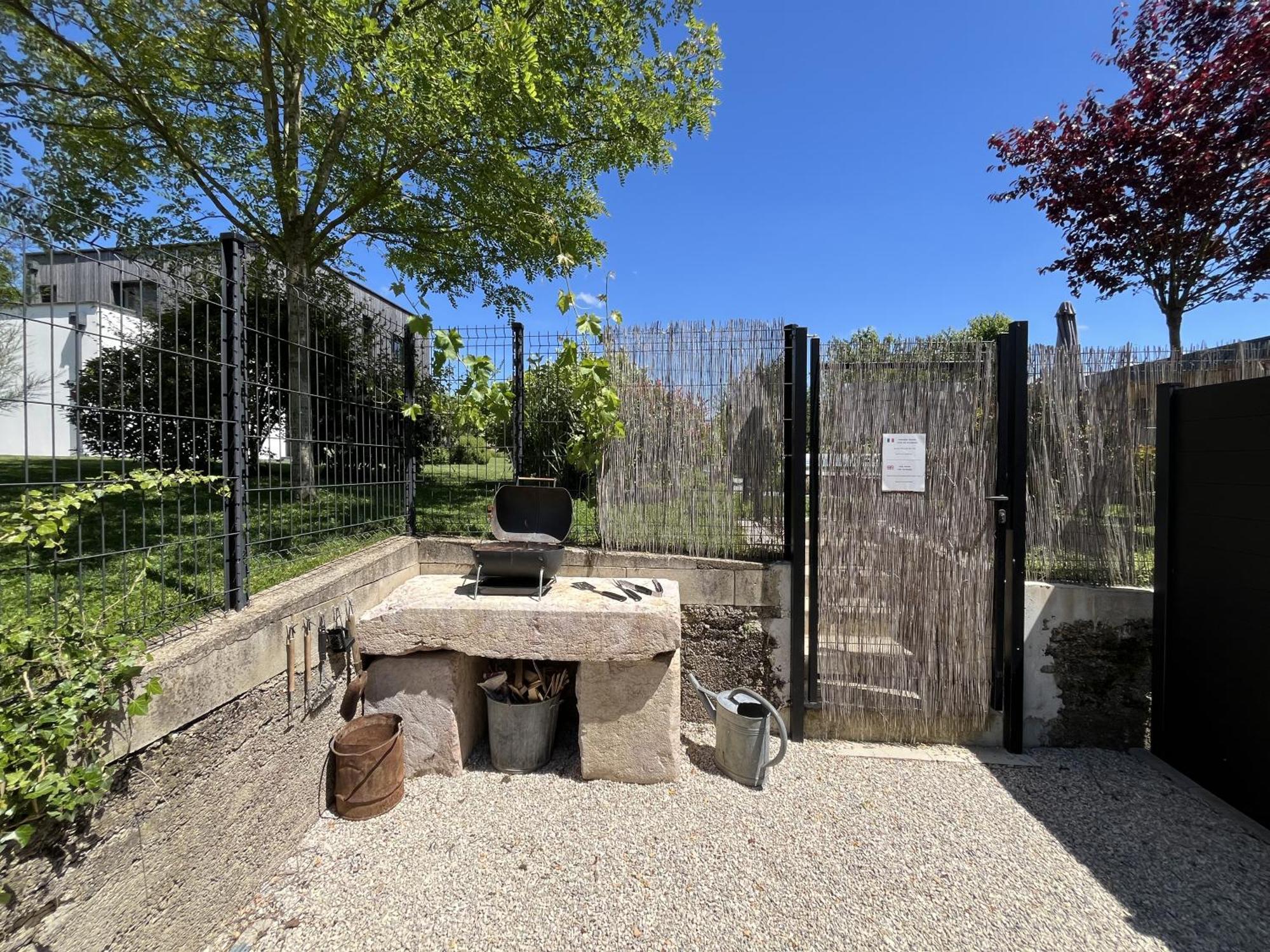 Sejour Detente - Appart'Hotel N 1 Avec Jaccuzi, Piscine Et Petit-Dejeuner Chouzelot Zewnętrze zdjęcie